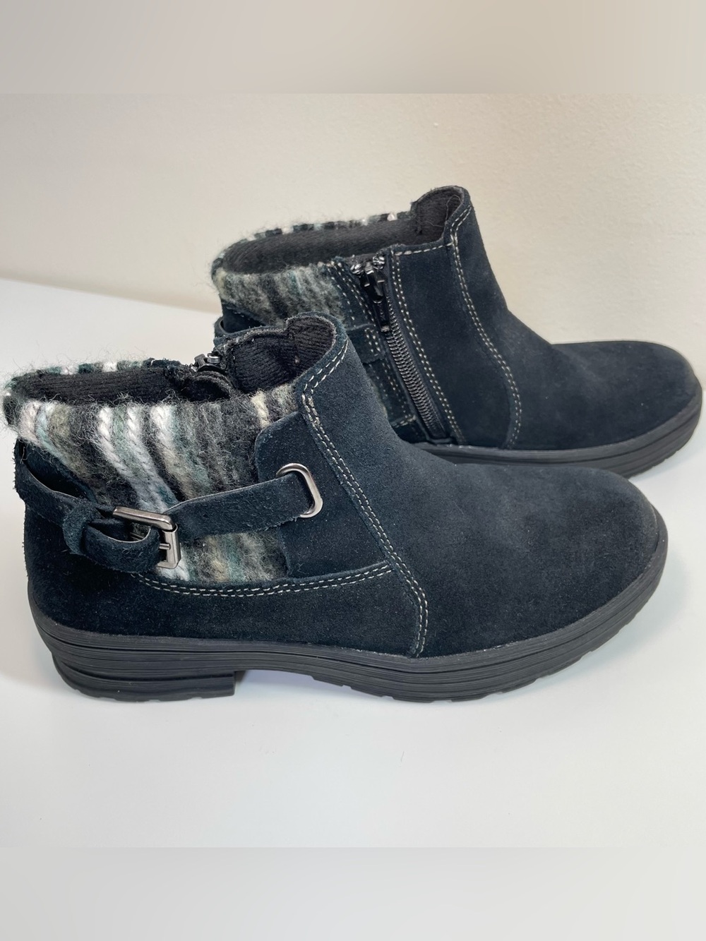 Earth Origins Tate Black Suede Ankle Boots Water Repellent Booties Womens Size 6